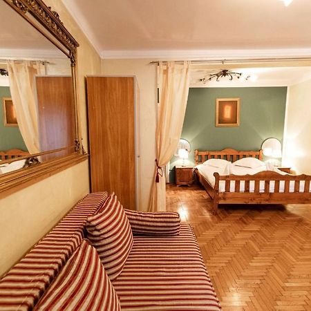 Hotel Dream House Braşov Extérieur photo